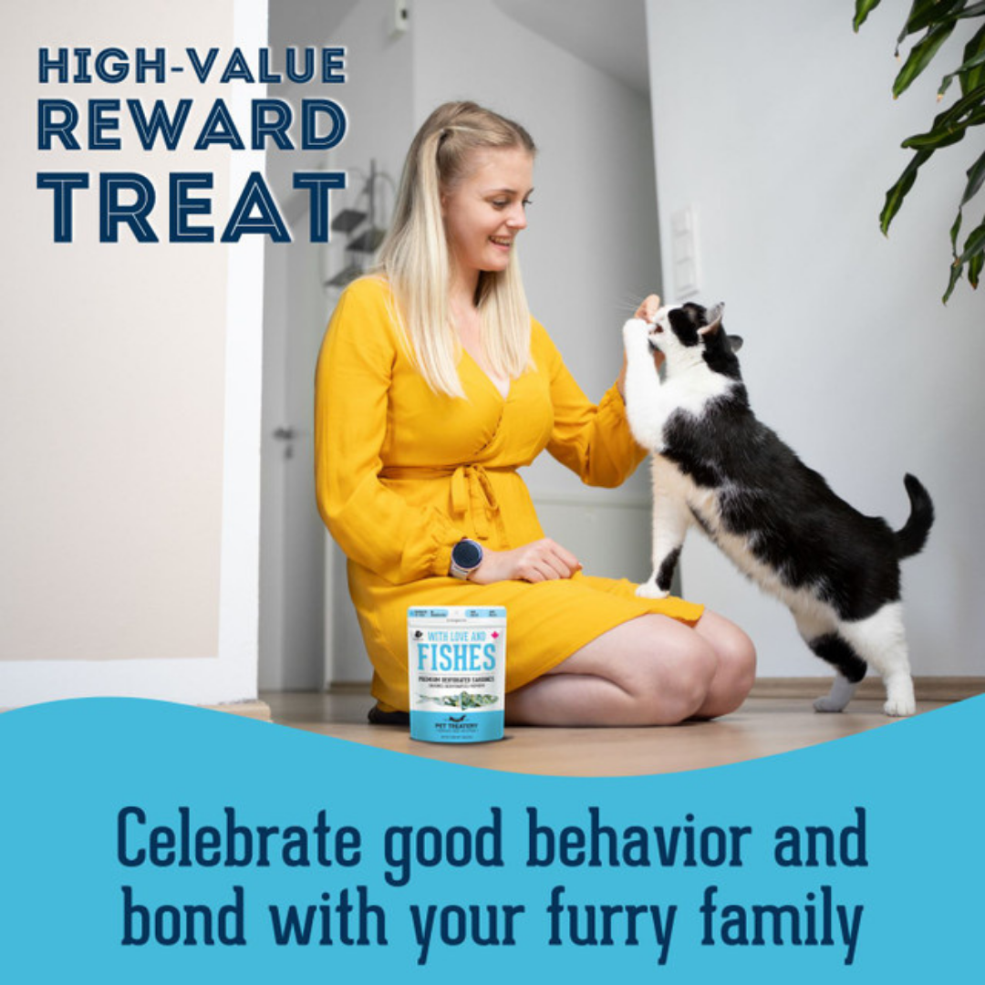 The Granville Island Pet Treatery - With Love and Fishes (XXL)