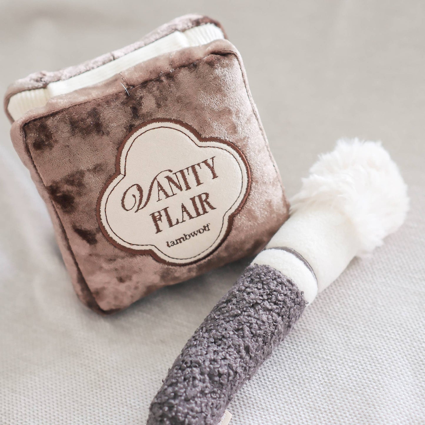 Lambwolf Collective - Setting Powder & Brush Enrichment Toy
