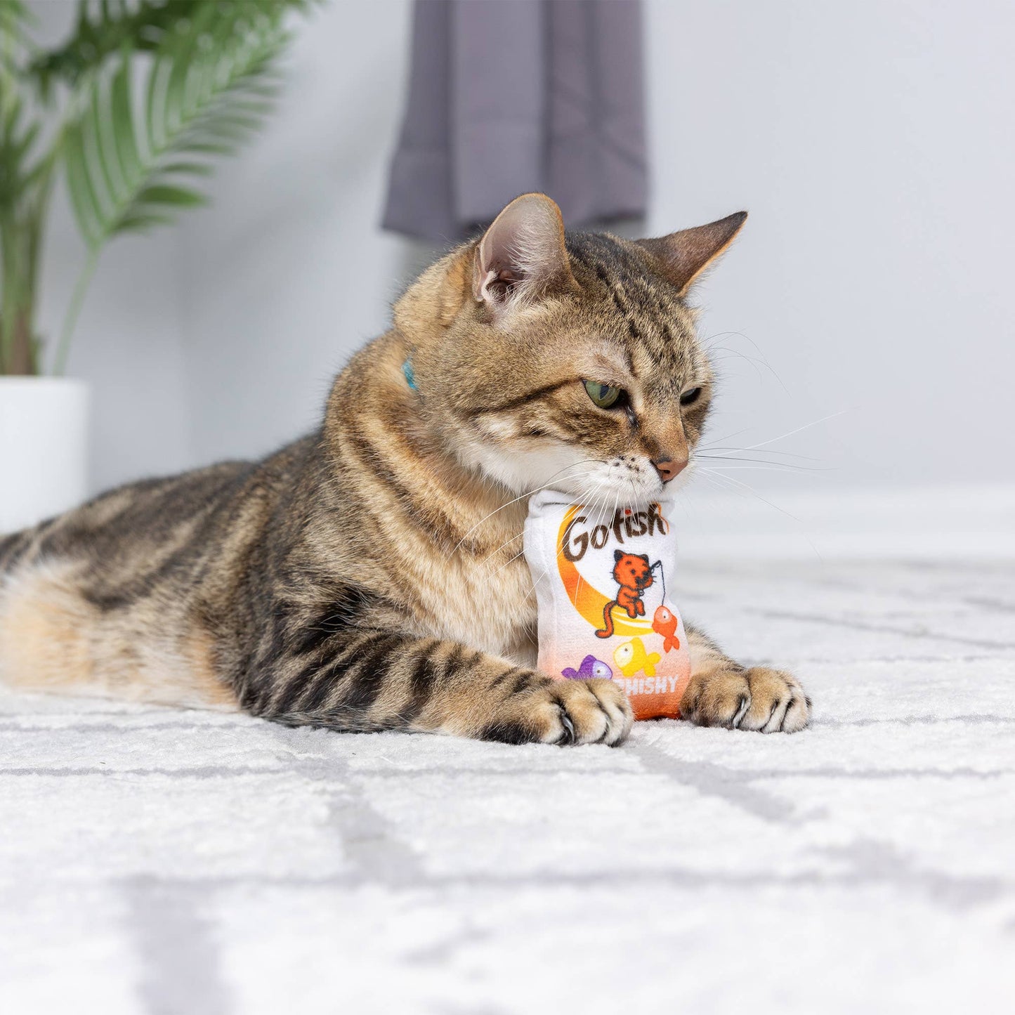 Huxley & Kent - Go Fish Phishy Cat Toy