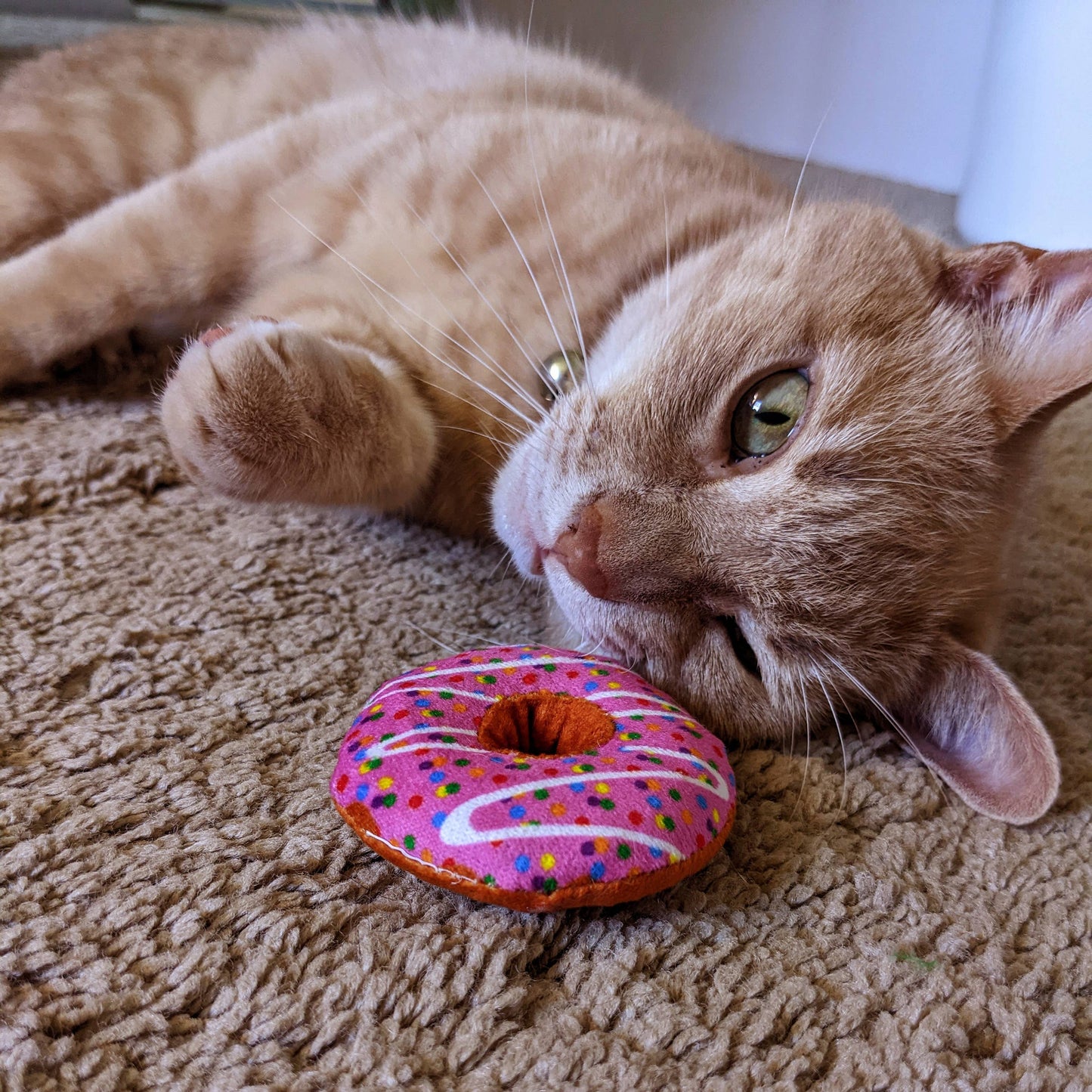 Huxley & Kent - Strawberry Donut Cat Toy